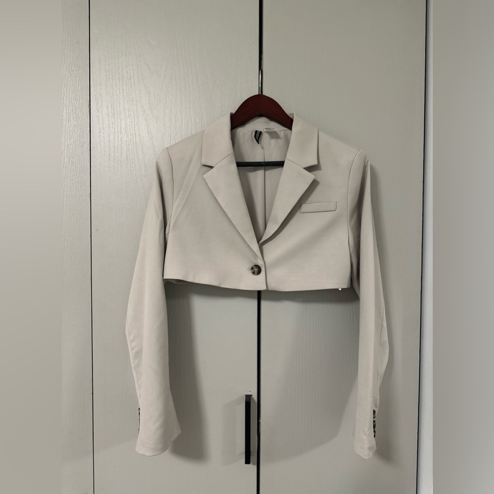 Cropped blazer